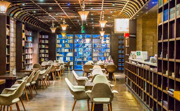 小書店裝修怎么設計比較好?合肥書店裝修哪家好?